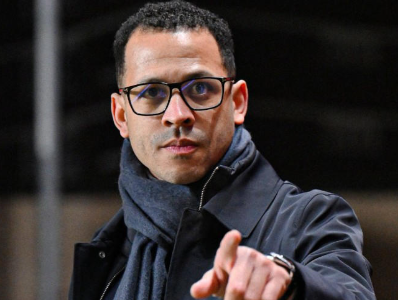 切尔西大胜维拉：罗塞尼尔盛赞球队表现并质疑判罚